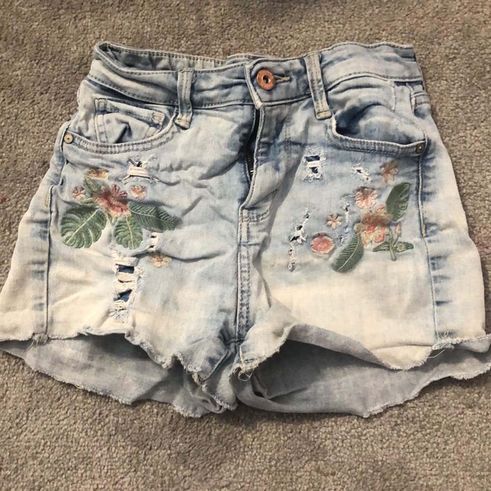 Cute cut jean shorts with floral design